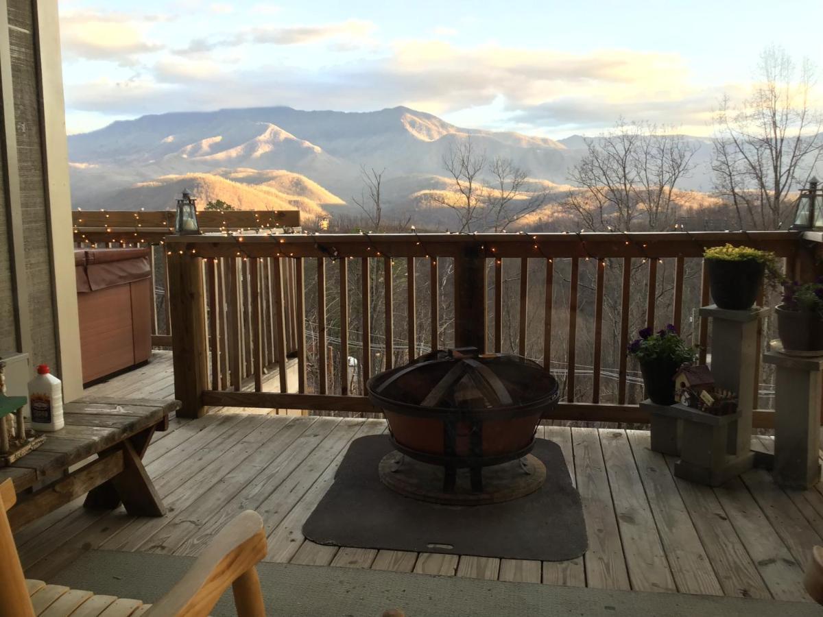 Love Nest Chalet Βίλα Gatlinburg Εξωτερικό φωτογραφία